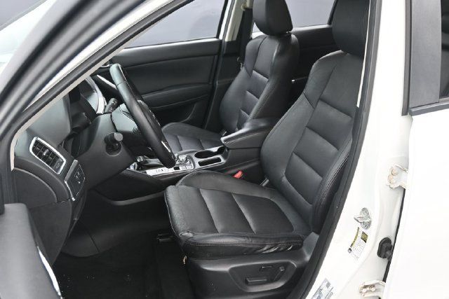 Used 2016 White Mazda Grand Touring image 10