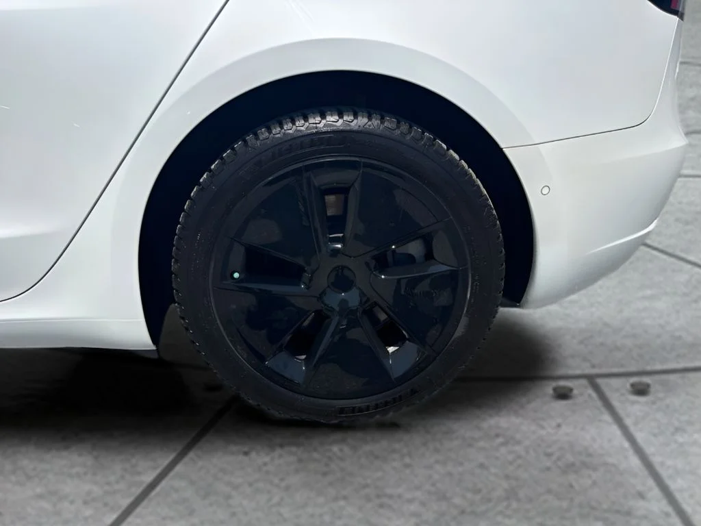 Used 2021  Tesla Standard Range Plus image 24