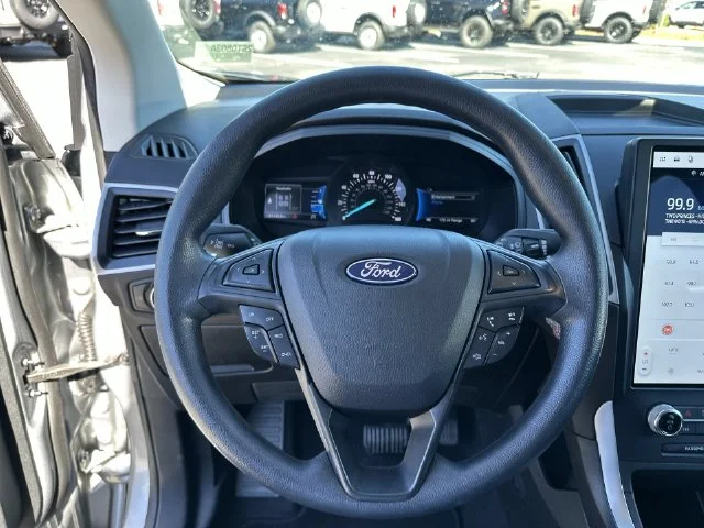 Used 2024 Silver Ford SE image 15