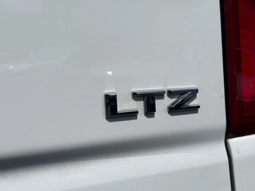 Used 2025 Summit White Chevrolet LTZ image 11