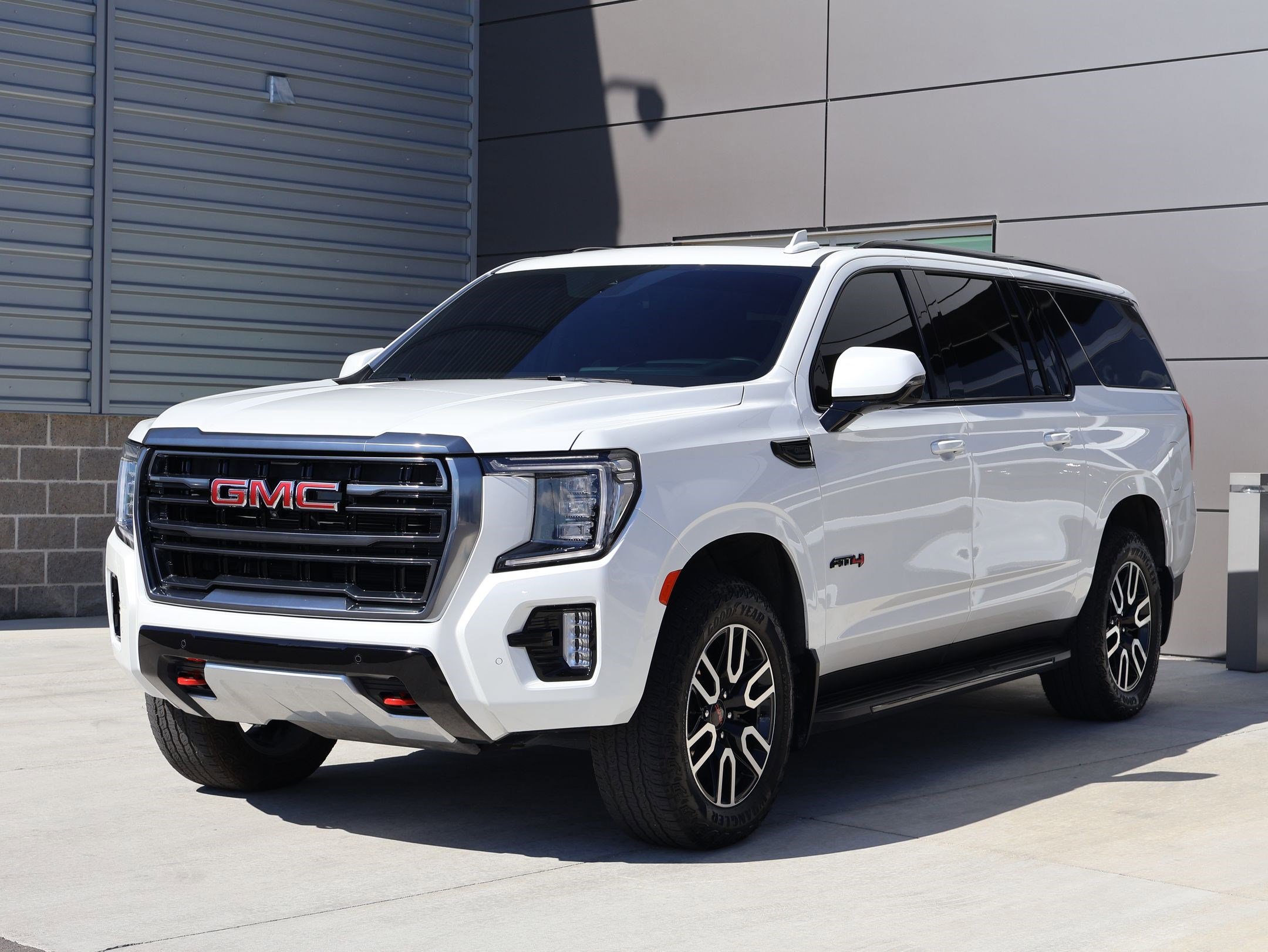 2024 GMC Yukon 4WD AT4's photo