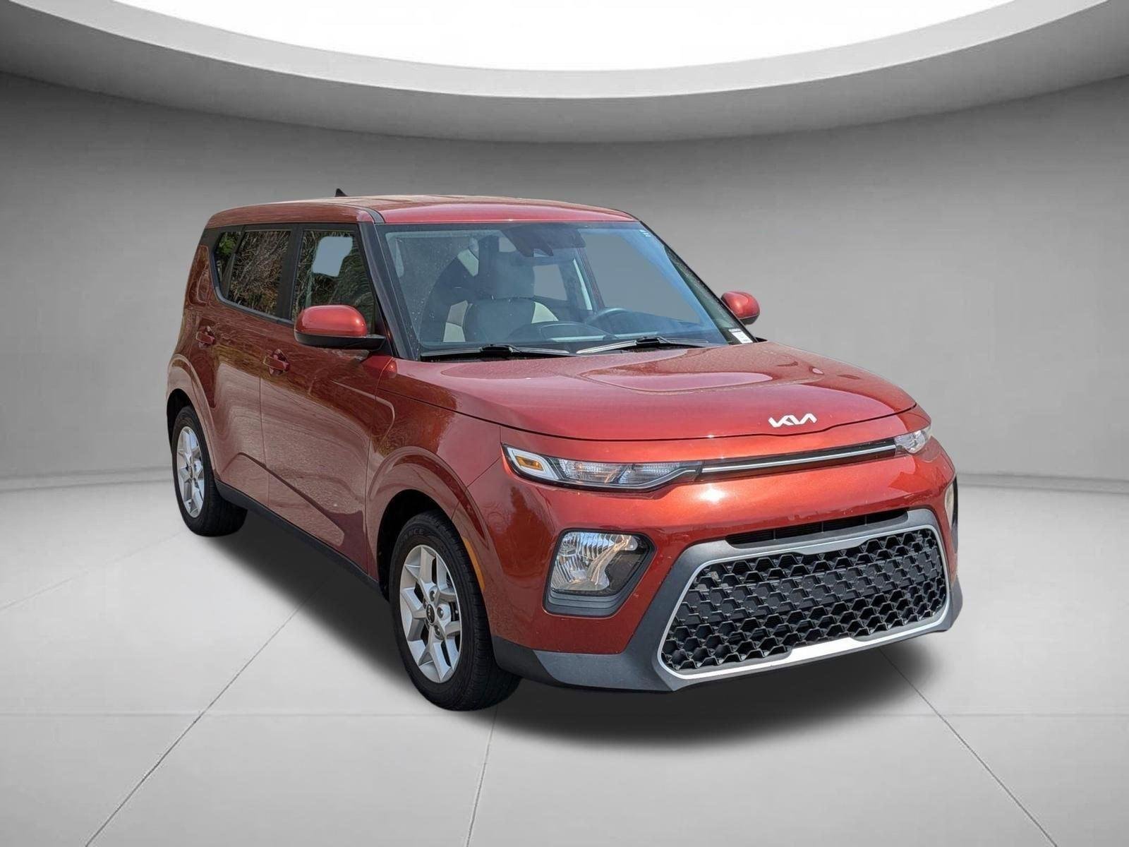 Used 2022 Mars Orange Kia LX image 3