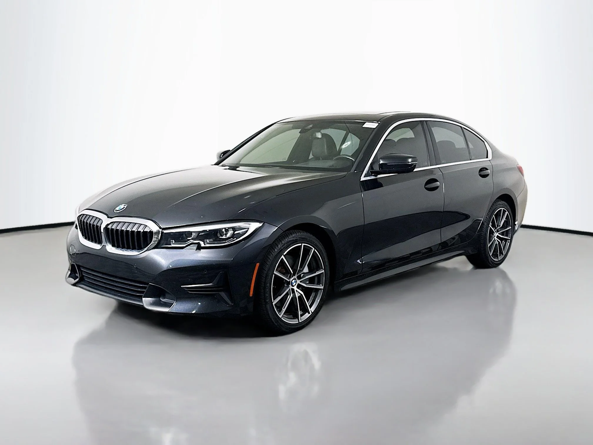 Used 2019 Black Sapphire Metallic BMW 330i image 3
