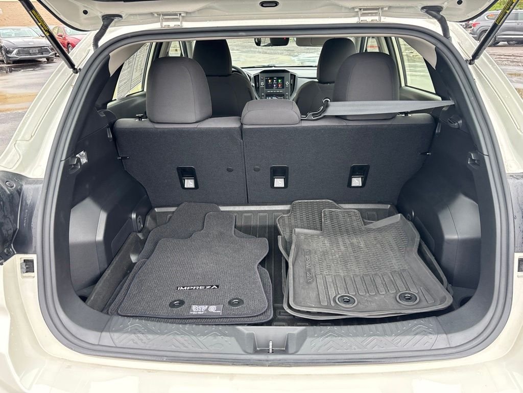 Used 2024 White Subaru Base image 31