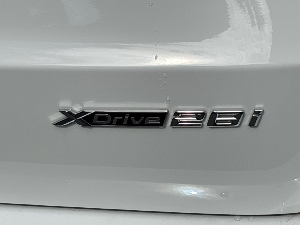 Used 2026 Alpine White BMW xDrive28i image 12