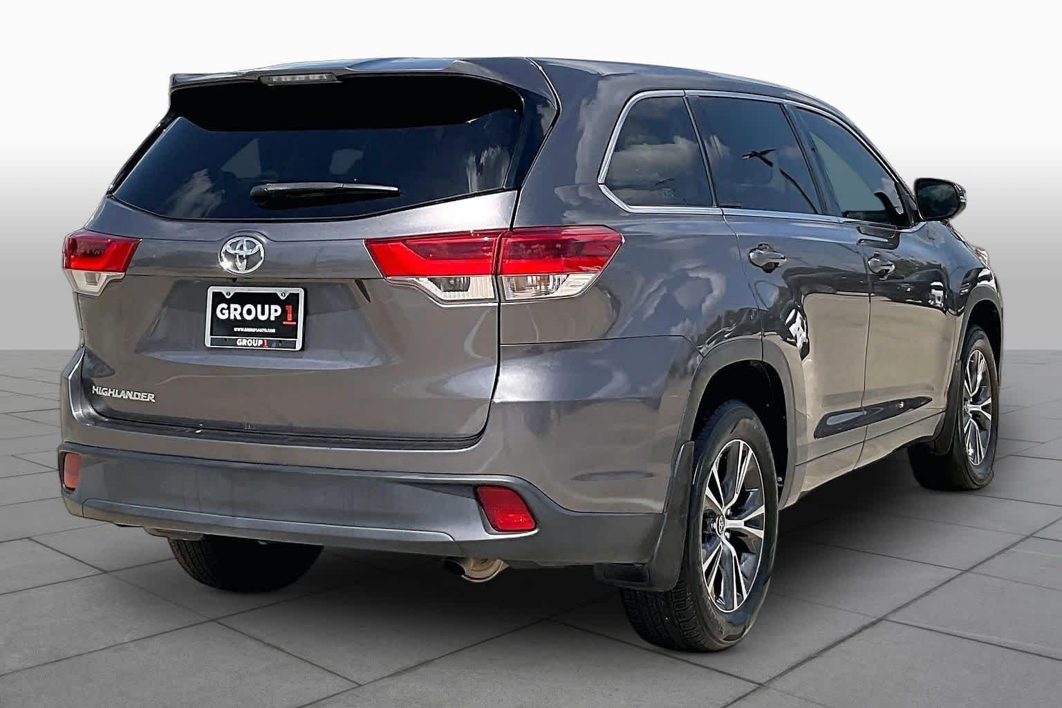 Used 2018 Predawn Gray Mica Toyota LE image 13