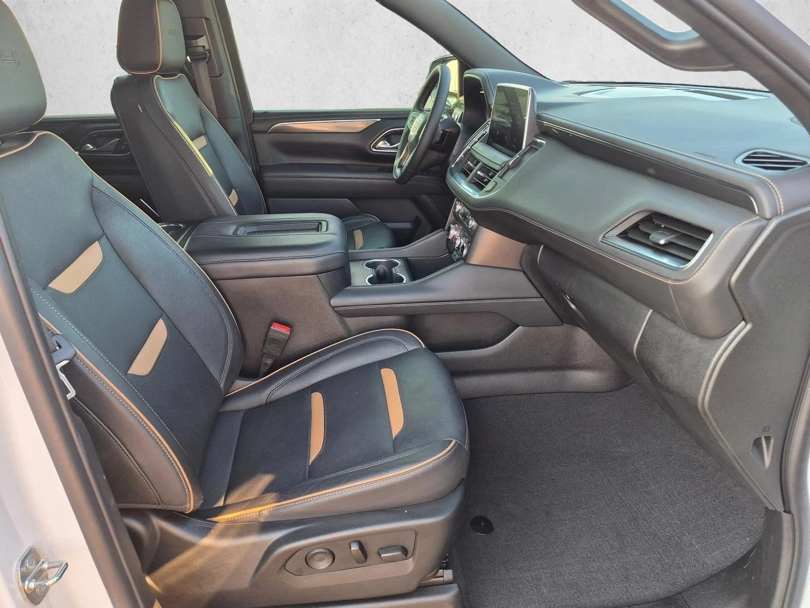 Used 2023 Summit White GMC AT4 image 21