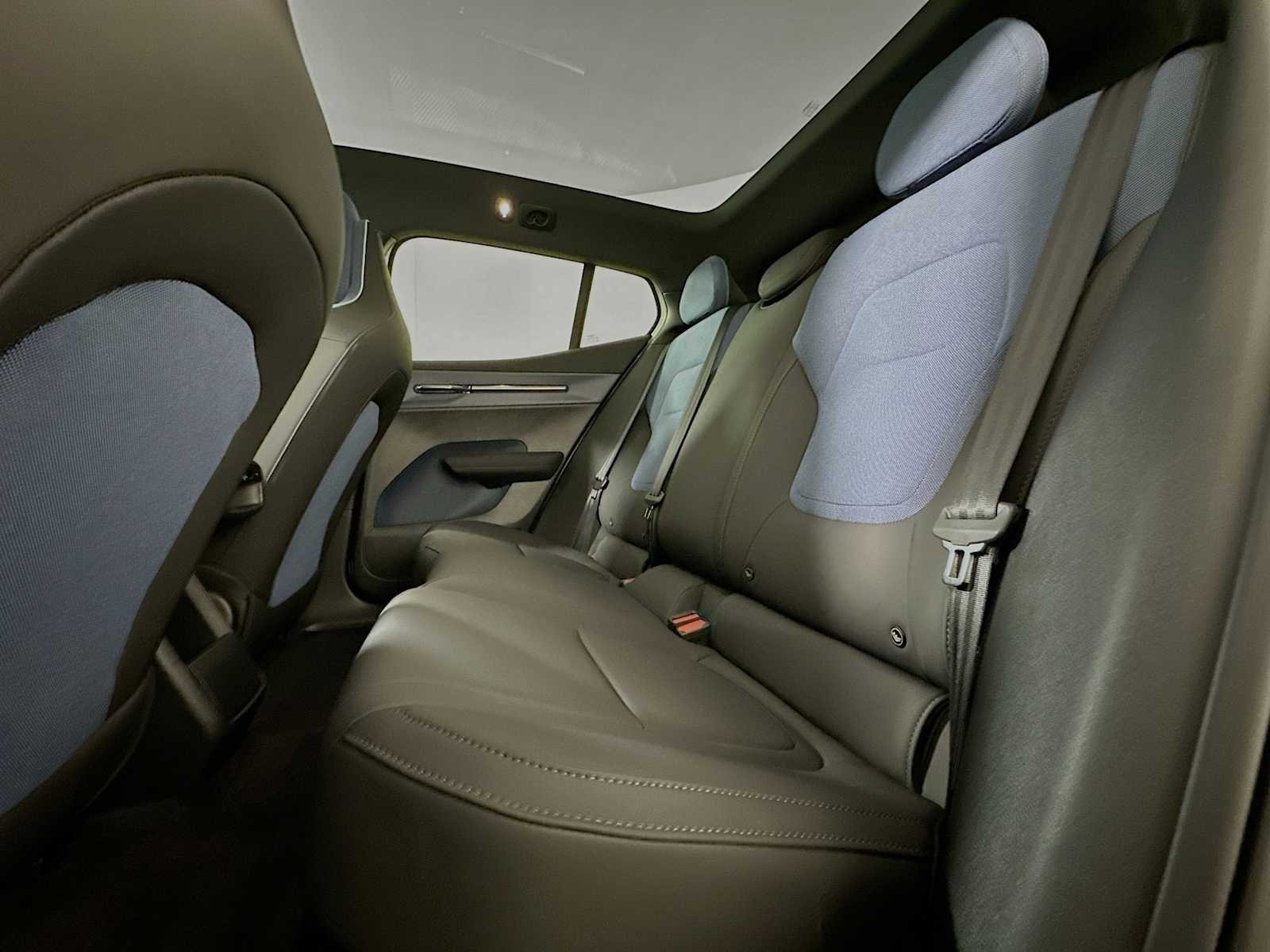2025 Volvo EX30 Ultra - Photo 23