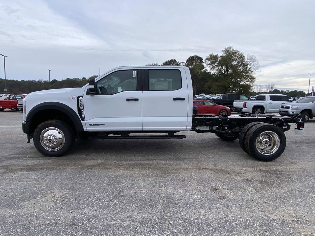 New 2026 Oxford White Ford F-450® XL image 6