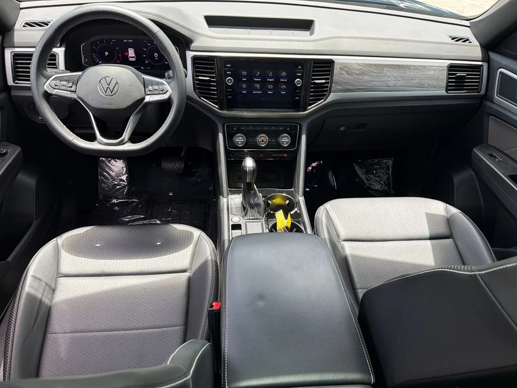 Used 2022  Volkswagen 2.0T SE w/Technology image 14