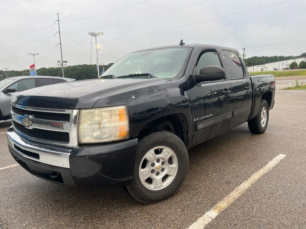 Used 2009 Black Chevrolet LT image 1