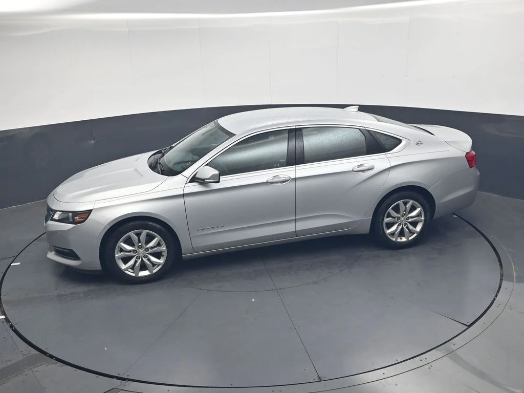 Used 2020 Silver Chevrolet LT image 23
