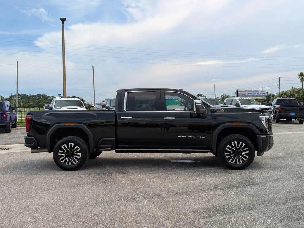 Used 2025 Black GMC Denali Ultimate image 6