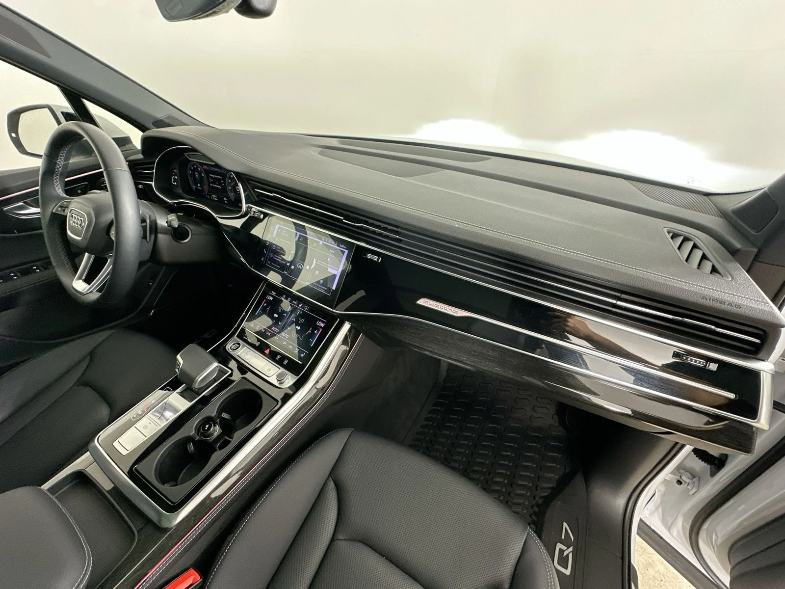 Used 2026 White Audi  image 45