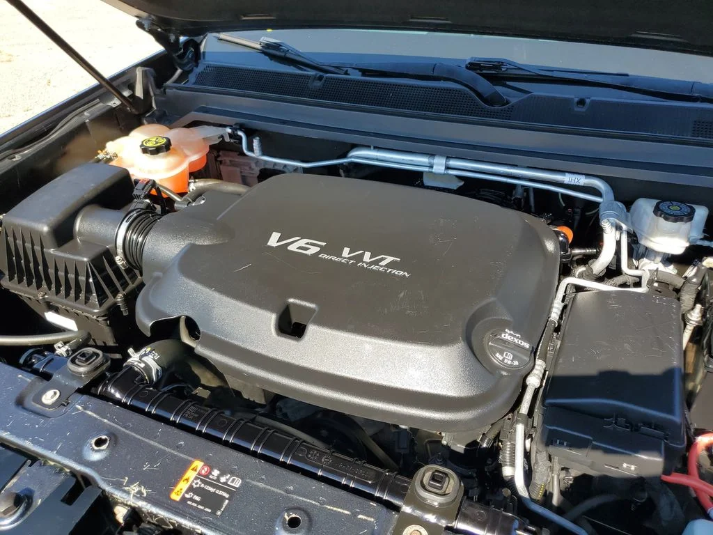 Used 2019 Gray Chevrolet Z71 image 9