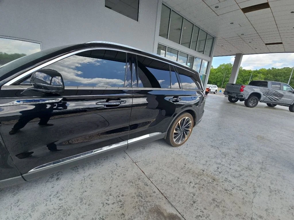 Used 2025 Infinite Black Me Lincoln Reserve image 7