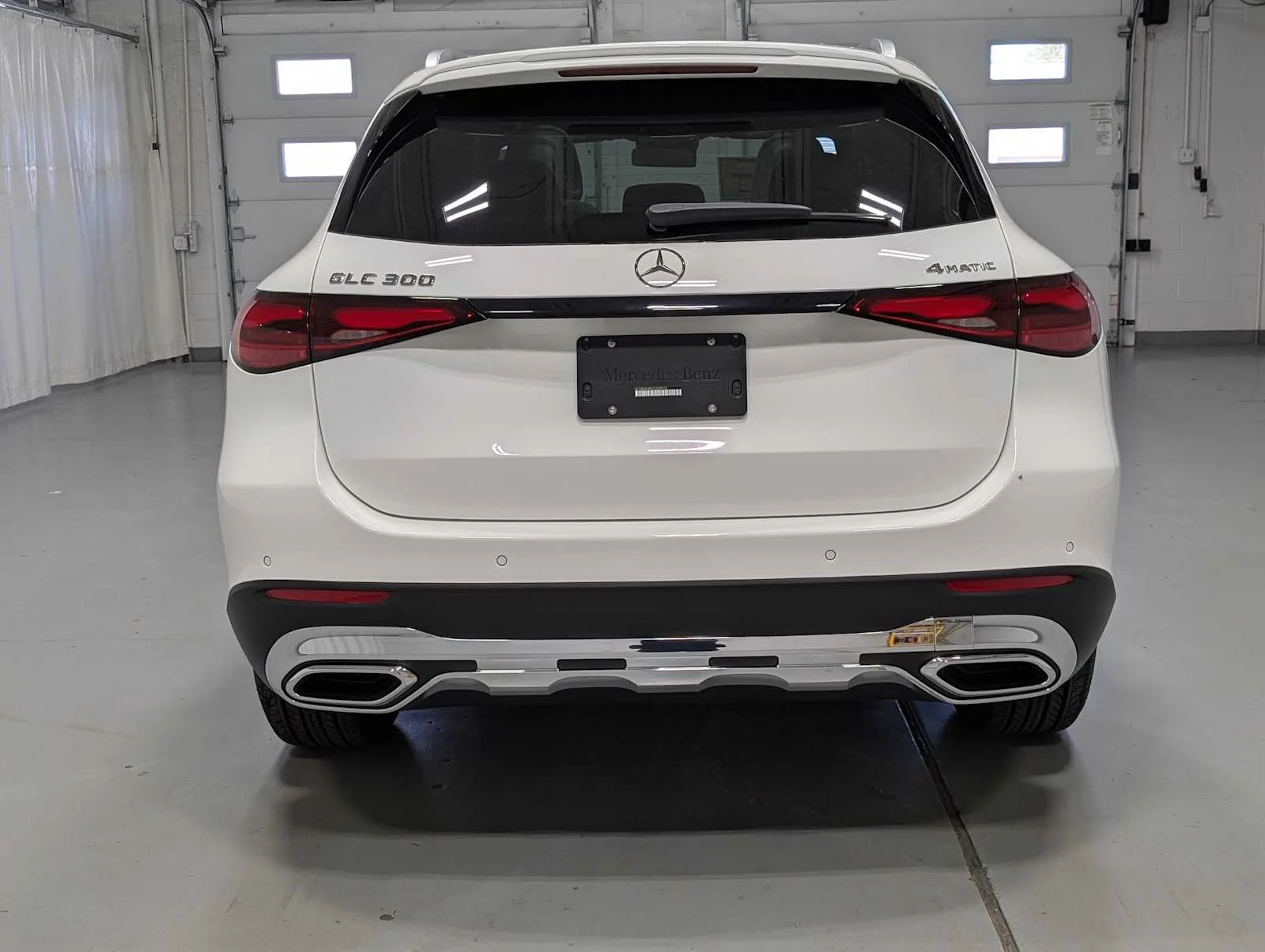 Certified Used 2026 Polar White Mercedes-Benz GLC 300 image 8