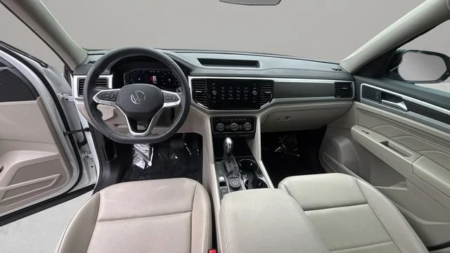 Used 2023  Volkswagen 3.6L V6 SE w/Technology image 16