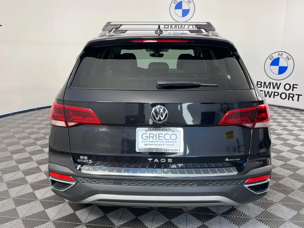 Used 2023 Deep Black Pearl Volkswagen 1.5T SE image 12
