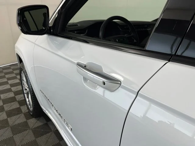 Used 2023 White Jeep Summit image 13