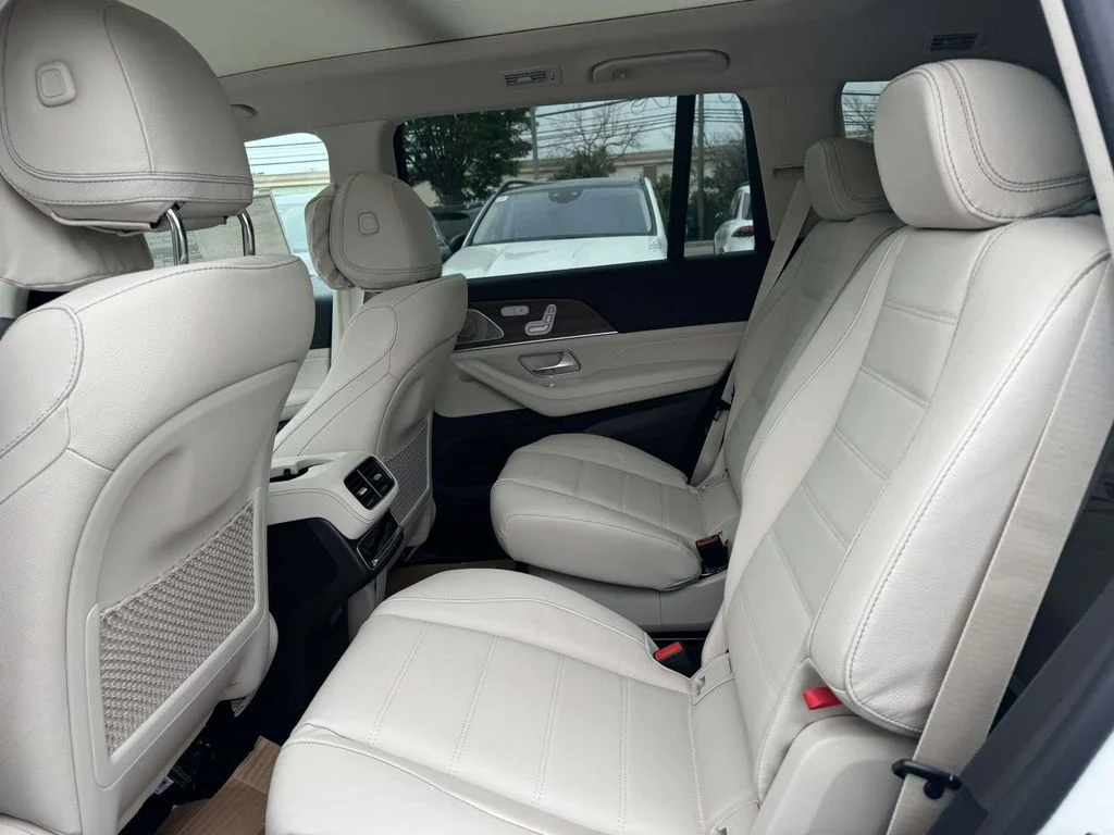 New 2026 White Mercedes-Benz GLS 450 image 30