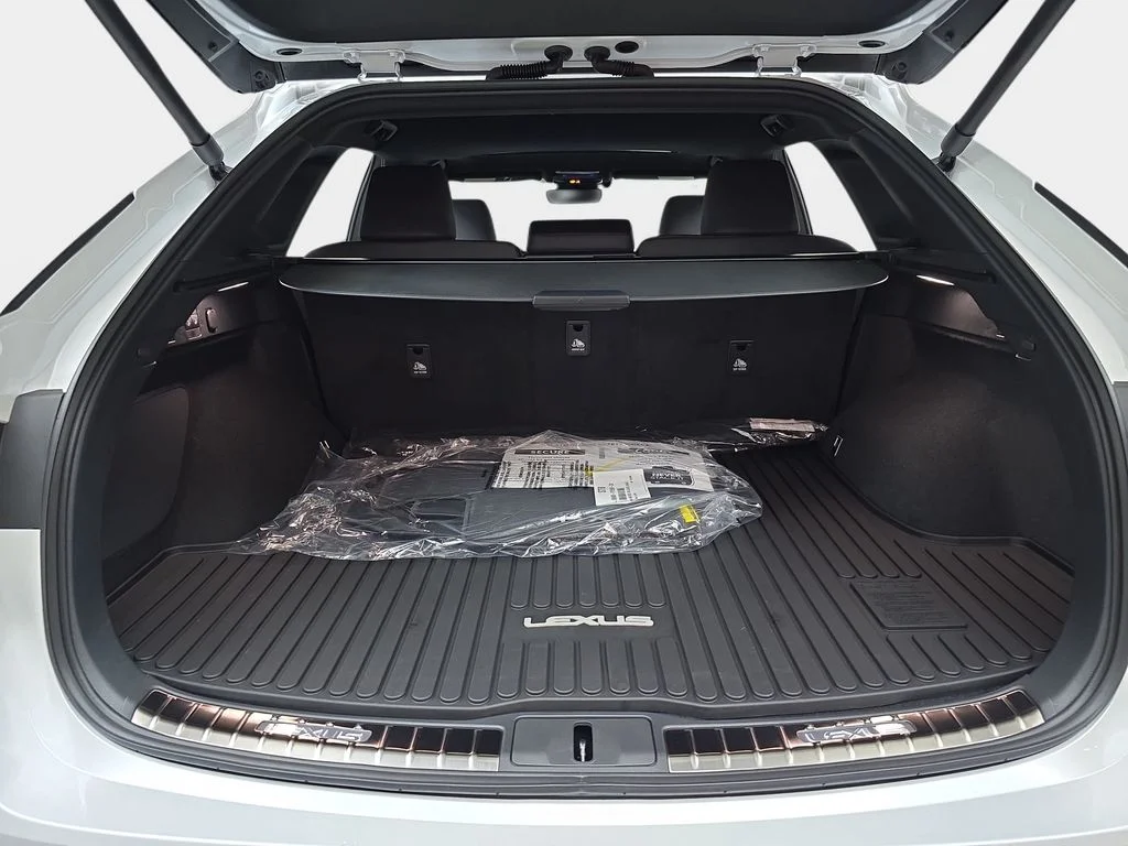 New 2026 Eminent White Pearl Lexus AWD image 12