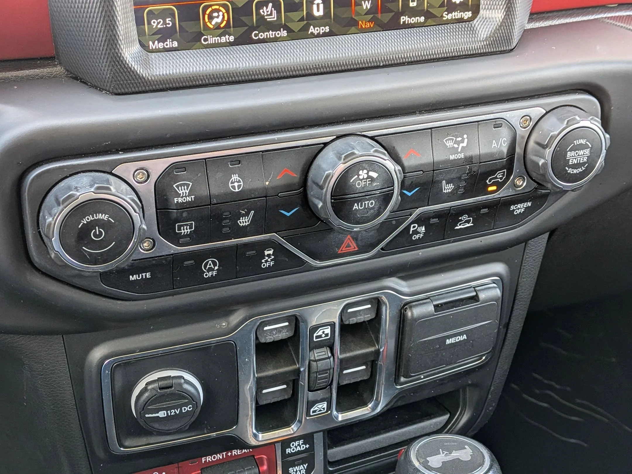 Used 2022 High Velocity Clearcoat Jeep Unlimited Rubicon image 24