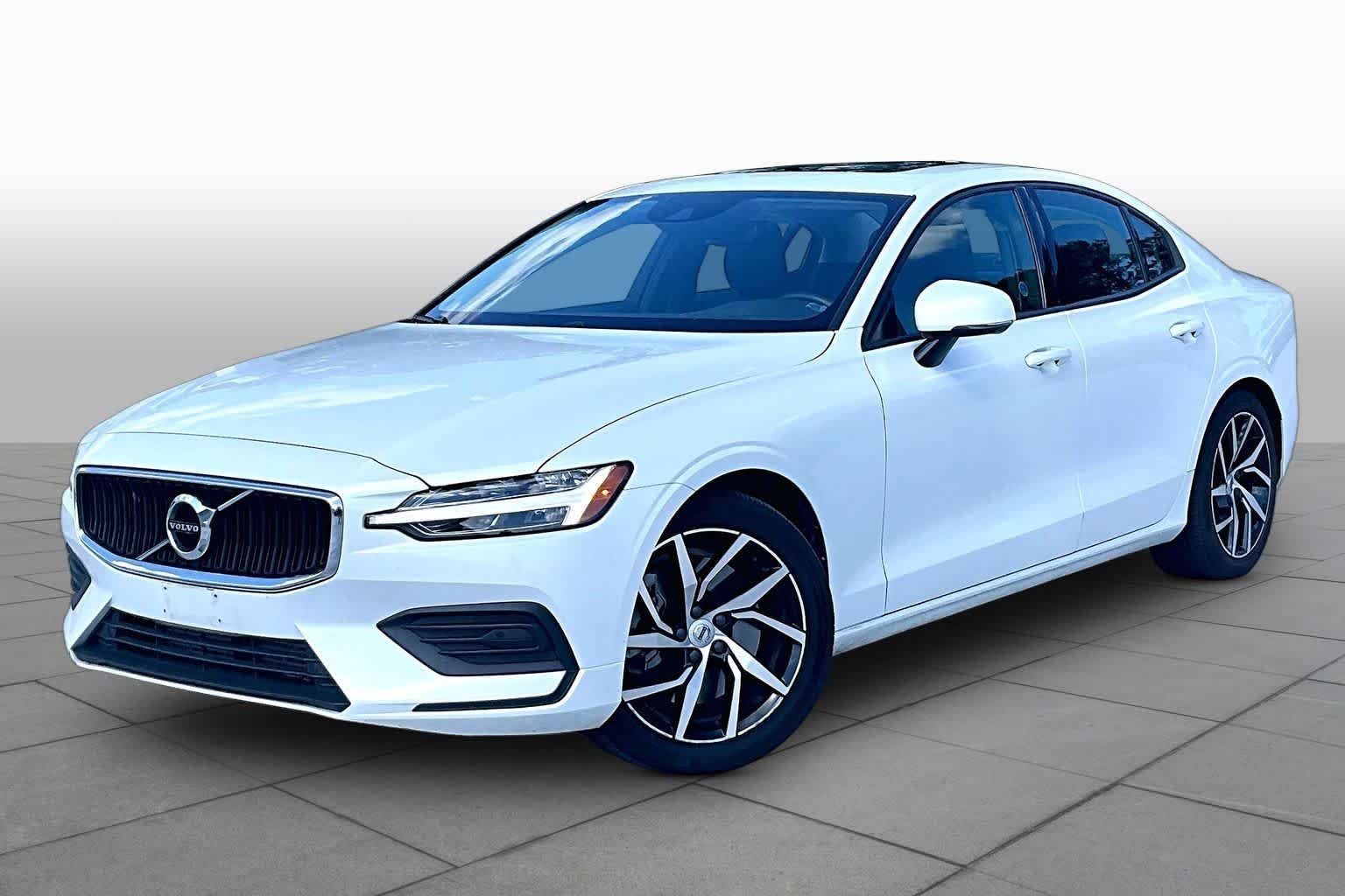 2020 Volvo S60 T6 Momentum AWD's photo