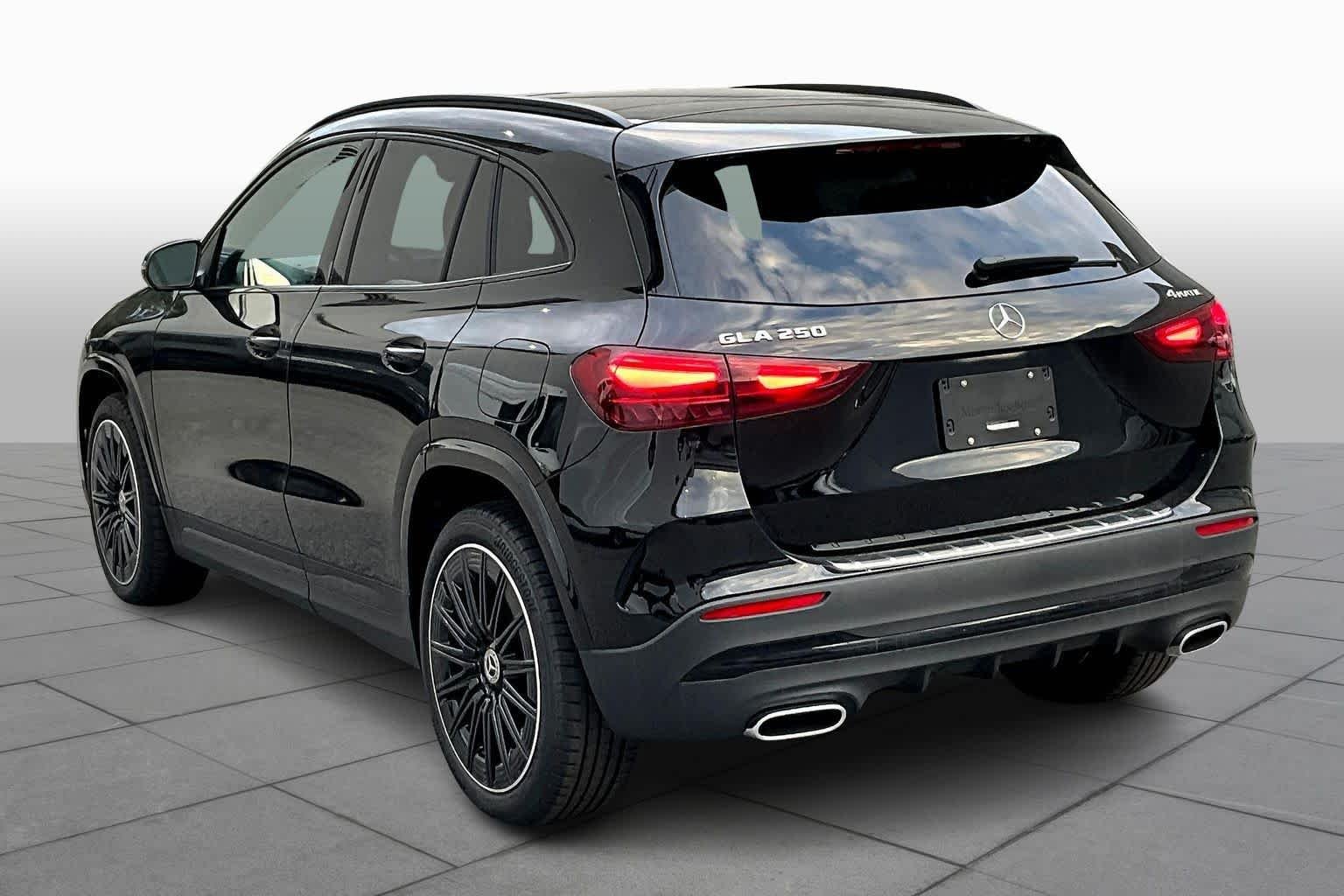 Used 2026 Night Black Mercedes-Benz GLA 250 image 13