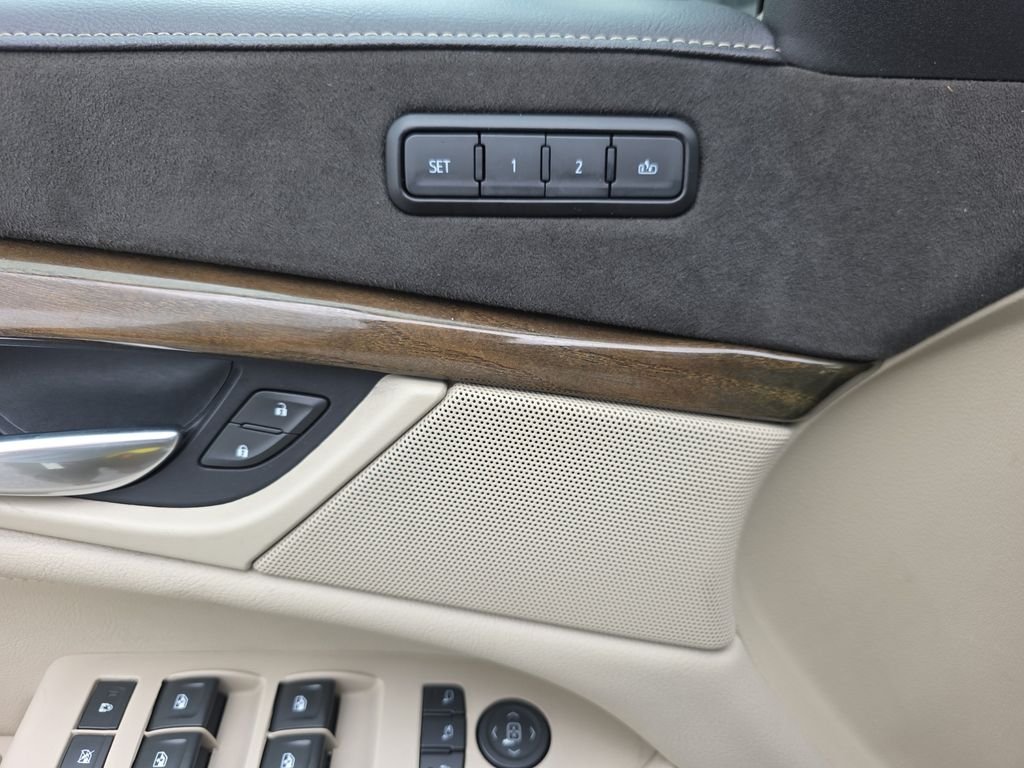 Used 2020 Crystal White Tricoat Cadillac Luxury image 18