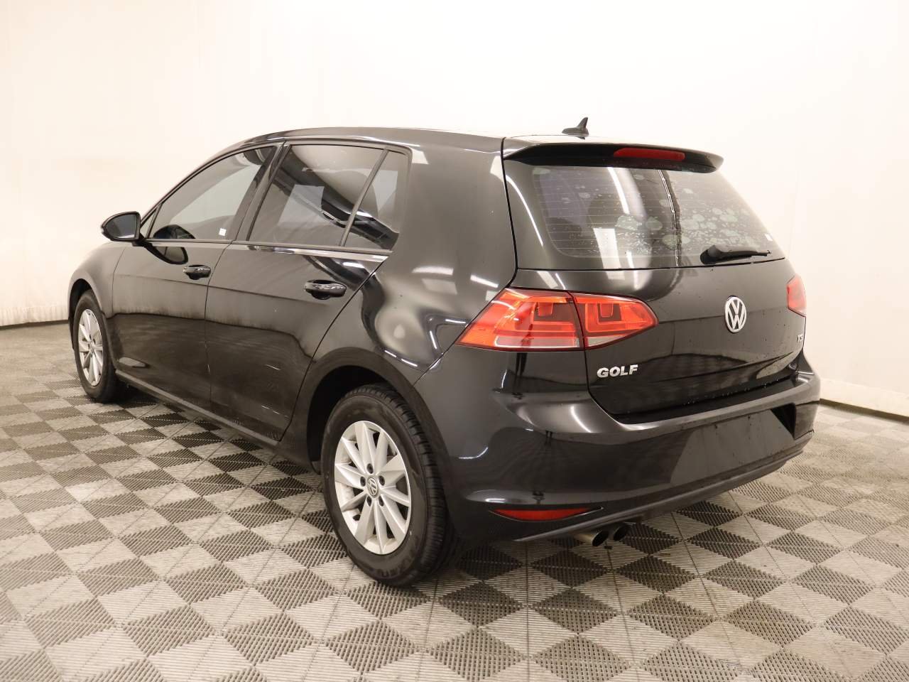 Used 2017 Black Volkswagen TSI S image 3