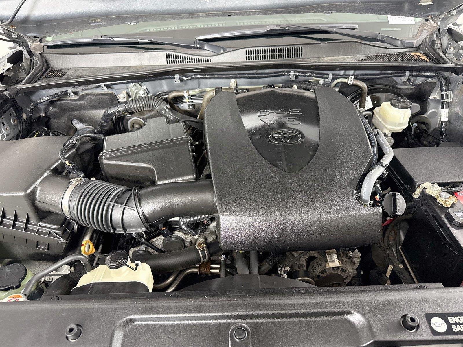 Used 2019 Cement Toyota SR5 image 39