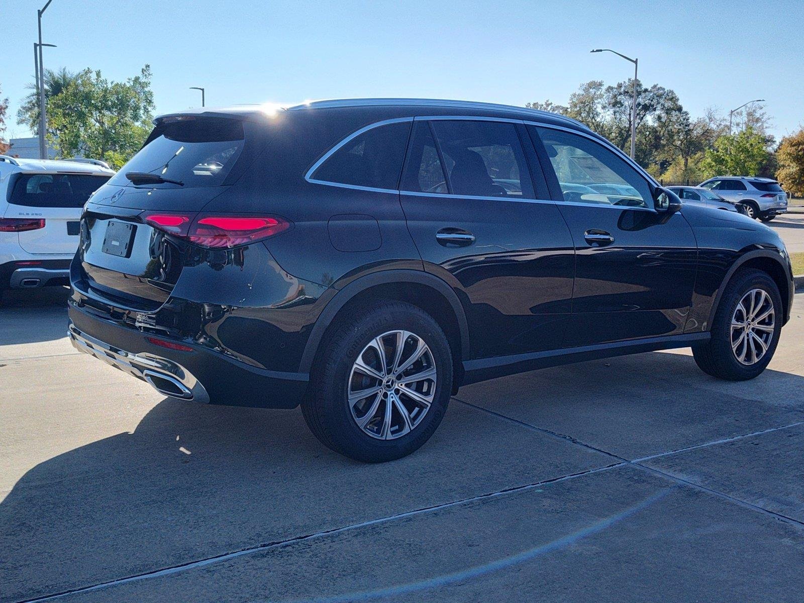 Used 2026 Black Mercedes-Benz GLC 300 image 4
