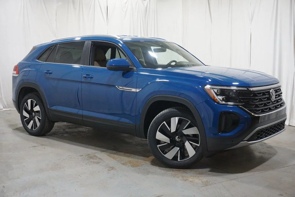 2025 Volkswagen Atlas Cross Sport SE w/Tech - Photo 3