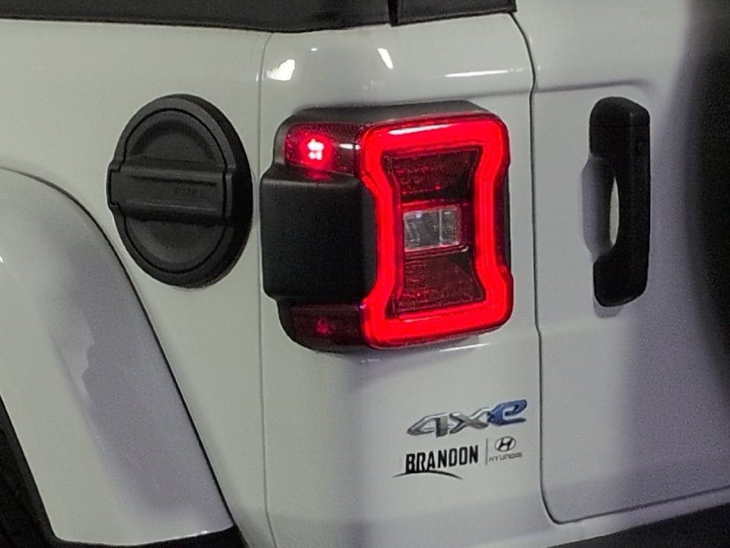Used 2022 White Jeep Unlimited Sahara 4xe image 9