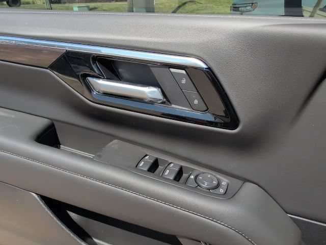 2026 Chevrolet Suburban LS - Photo 15