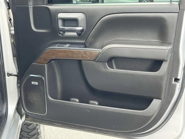 Used 2018 Silver GMC Denali image 22