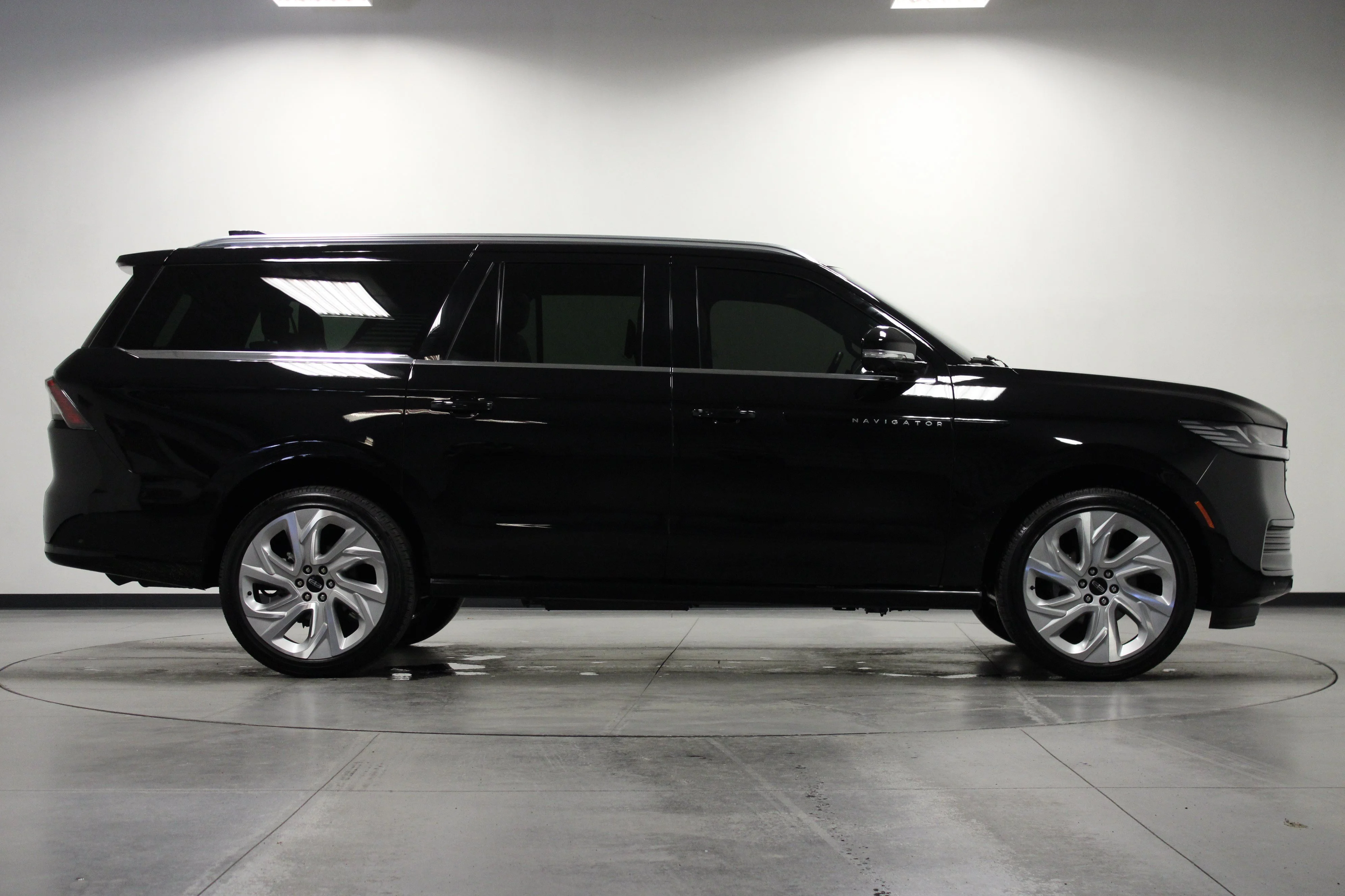 Used 2025 Black Metallic Lincoln Black Label image 3