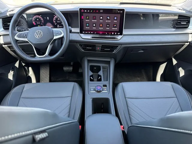 New 2026 Deep Black Pearl Volkswagen 2.0T SE image 28