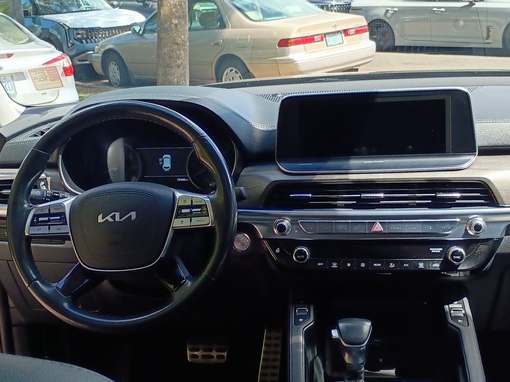 Used 2022  Kia SX image 17