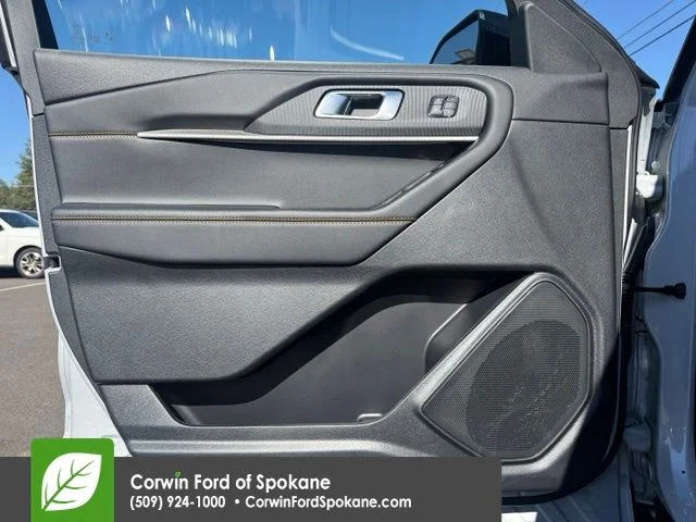 New 2026 Space White Metallic Ford Tremor image 19