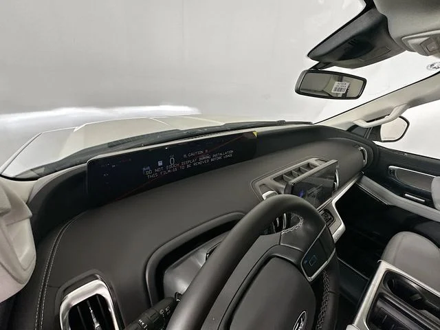 New 2027 Star White Metallic Tri-Coat Ford Platinum image 9