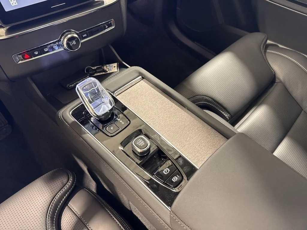 New 2026 Onyx Black Metallic Volvo T8 Ultra image 14