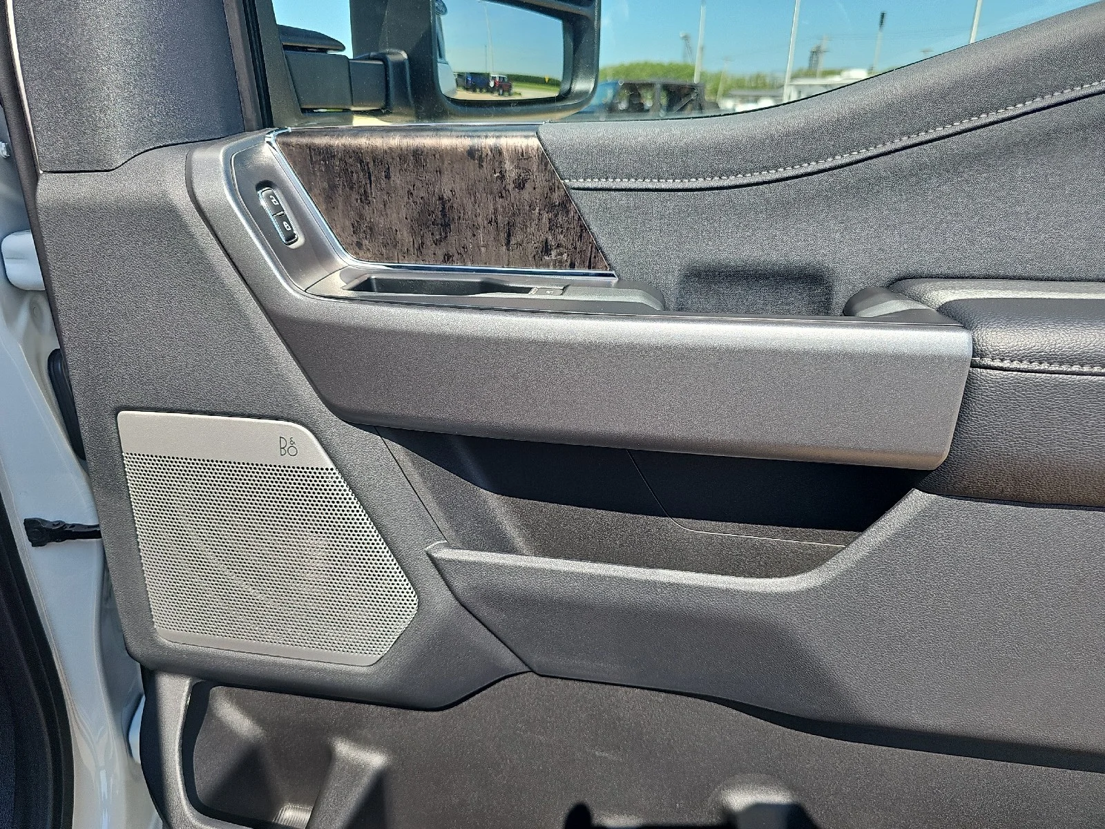 New 2026 Star White Metallic Tri-Coat Ford F-250® Lariat® image 9