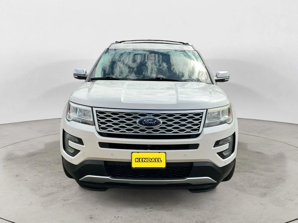 Used 2016 White Ford Platinum image 2