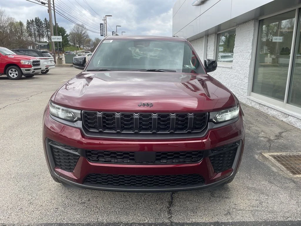 New 2026 Velvet Red Pearl-Coat Exterior Paint Jeep Altitude image 5