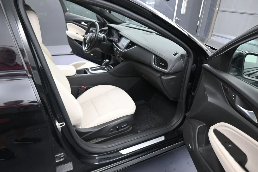 Used 2019 Black Buick Avenir image 44