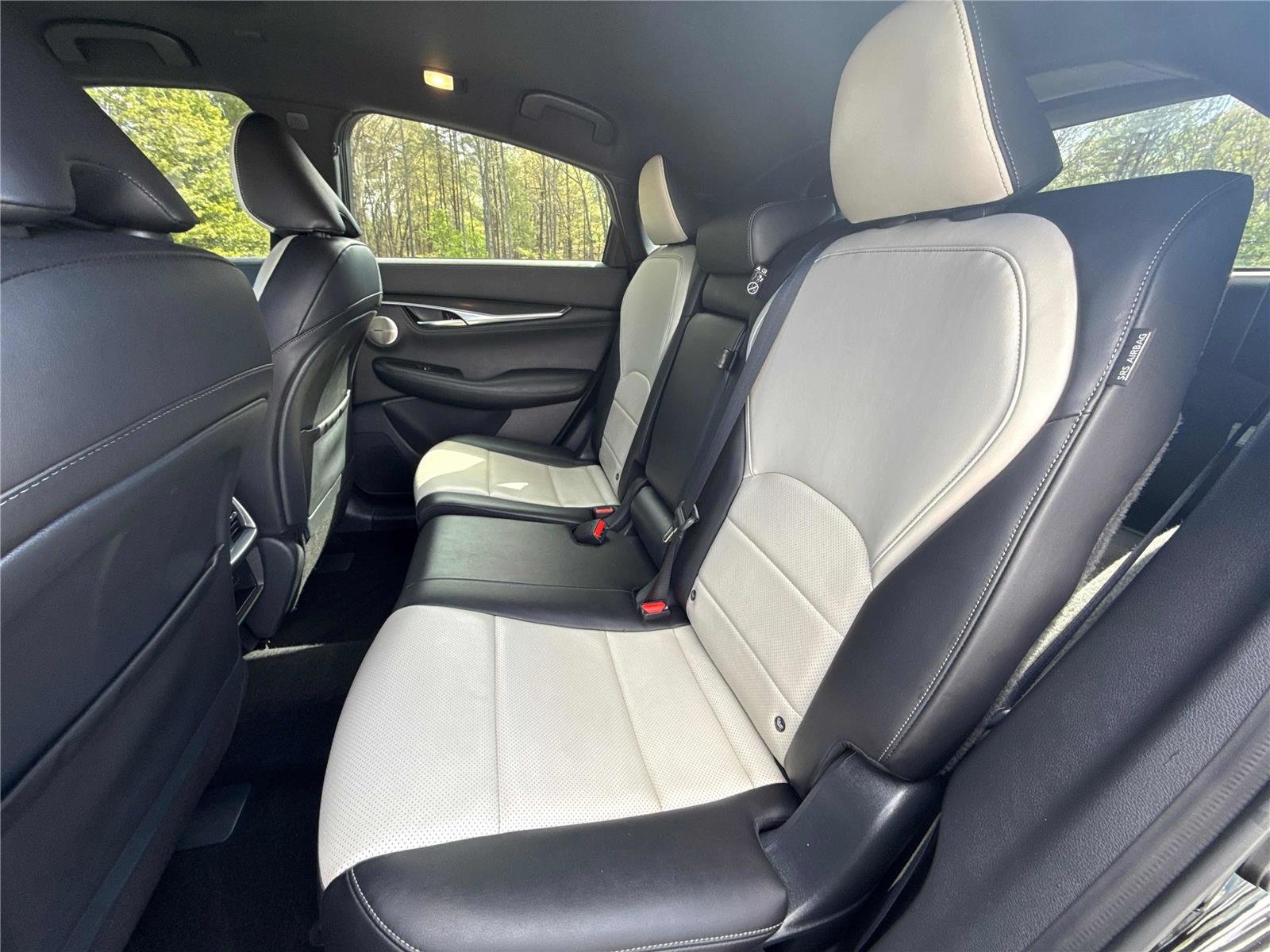 Used 2025 Black Obsidian INFINITI ESSENTIAL image 12