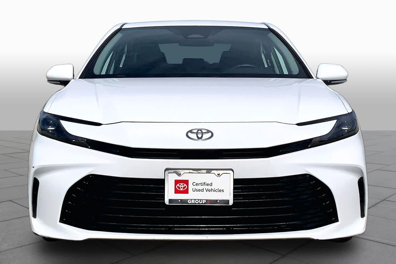 Used 2025 Ice Cap Toyota LE image 4