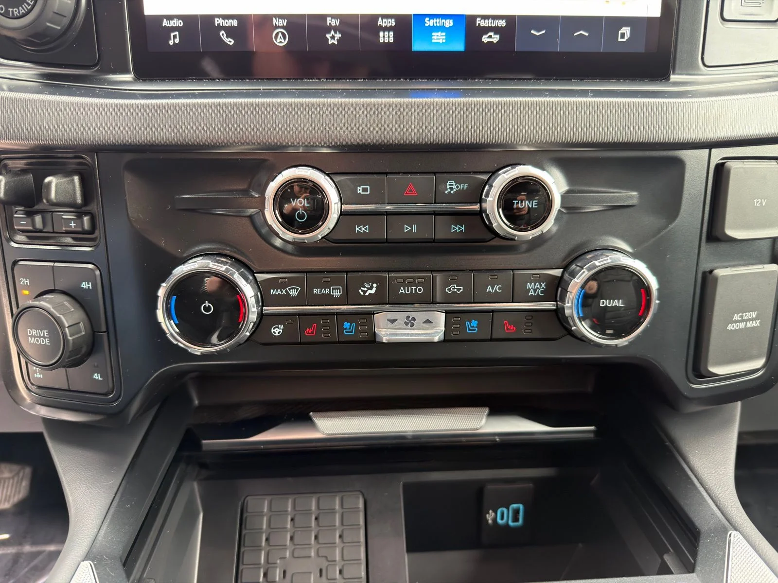 Used 2025 Black Ford Platinum image 25